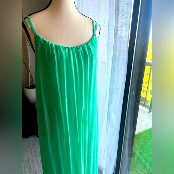💚Italy SILK Dress💚 Green Pleated Sleeveless Resort Gown - Picture 4 of 13